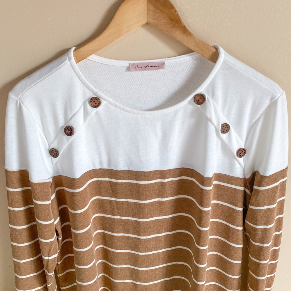 Maple Button Detail Top - Picture 3 of 5